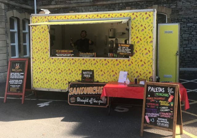 Los Hermanos food truck